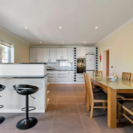 Ocean Skyline Feriehus *